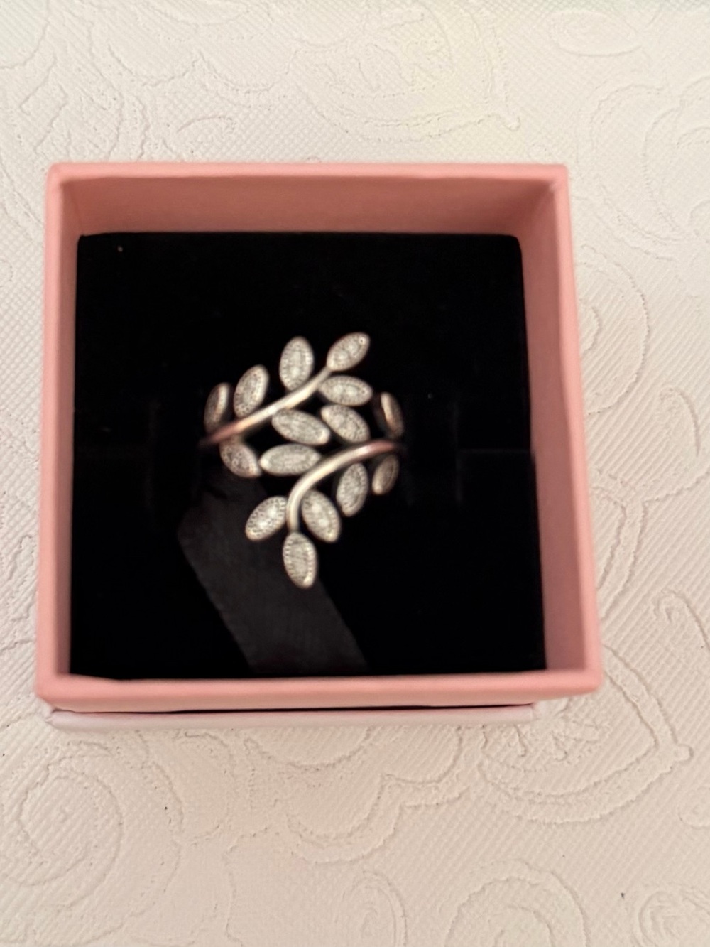 Pandora Sterling Silver Sparkling Leaves Ring Size 6